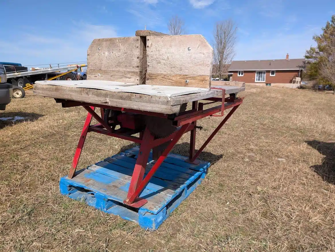 Gallery image 1 for Used 28" Blade Buzz Saw