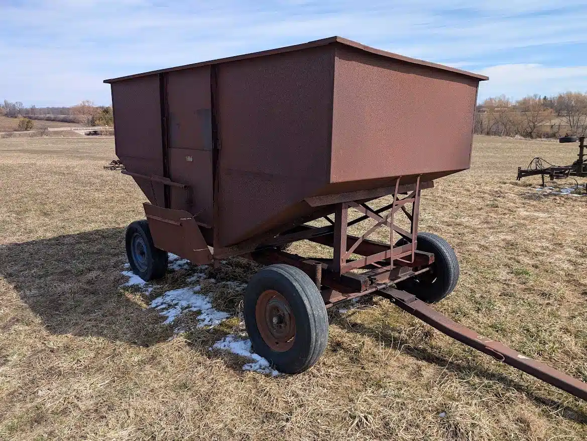 Gallery image 1 for Used 225 Bushel Gravity Box