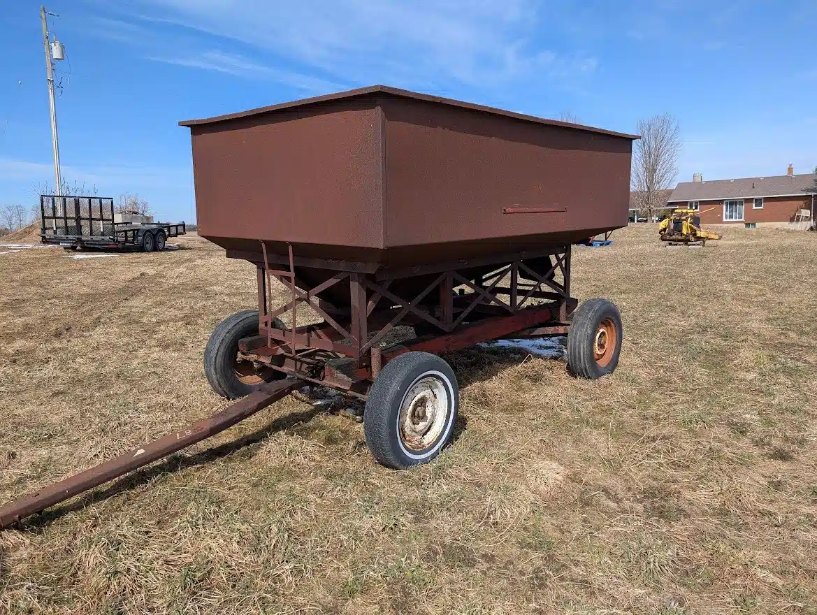 Gallery image 2 for Used 225 Bushel Gravity Box