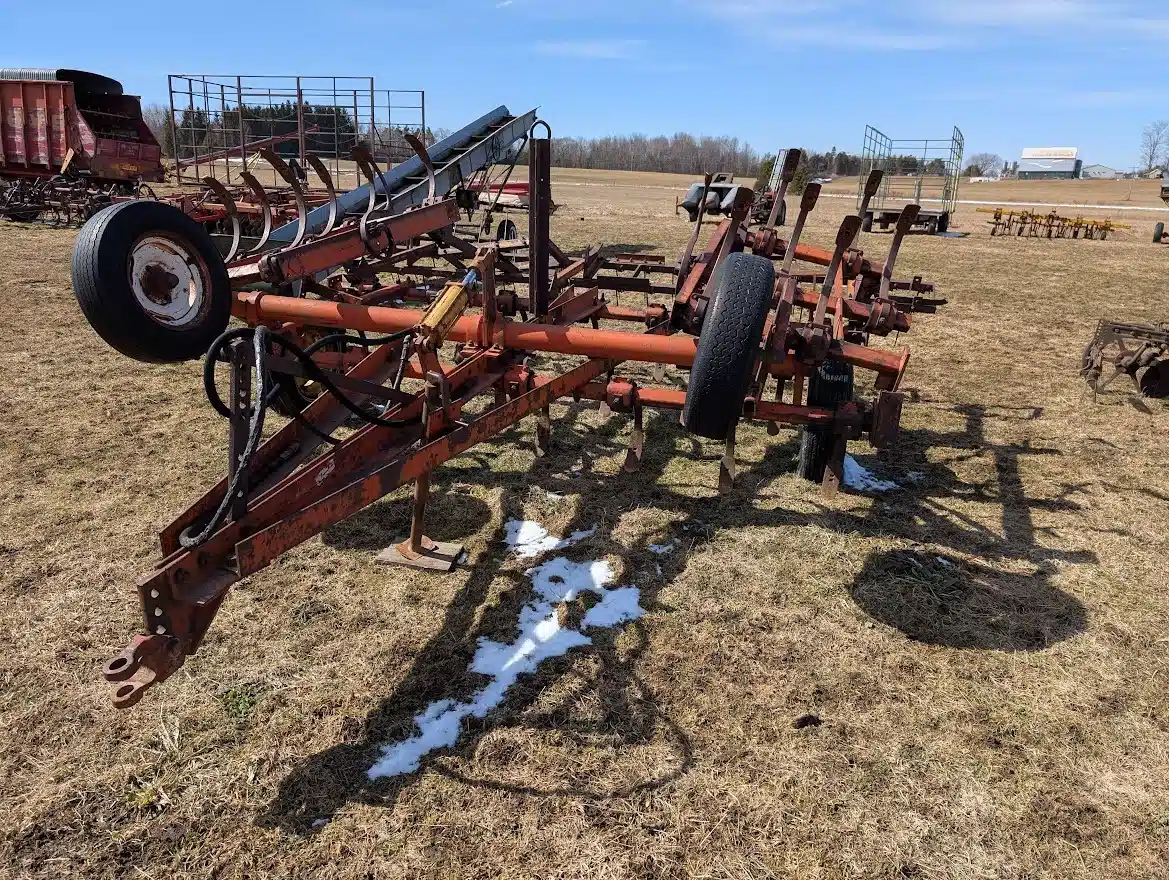 Gallery image 2 for Used Allis Chalmers 1200 Cultivator