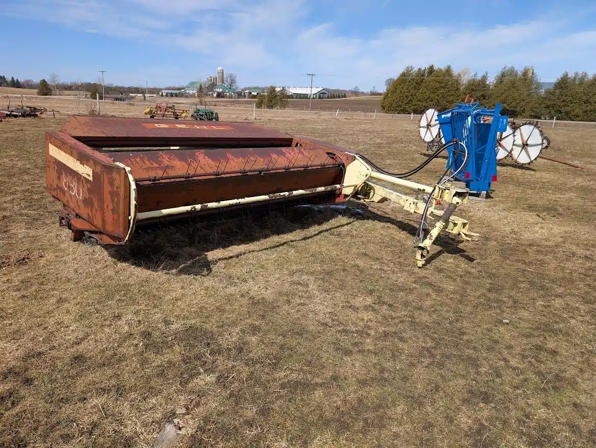 Gallery image 1 for Used Gehl 880 Mower Conditioner