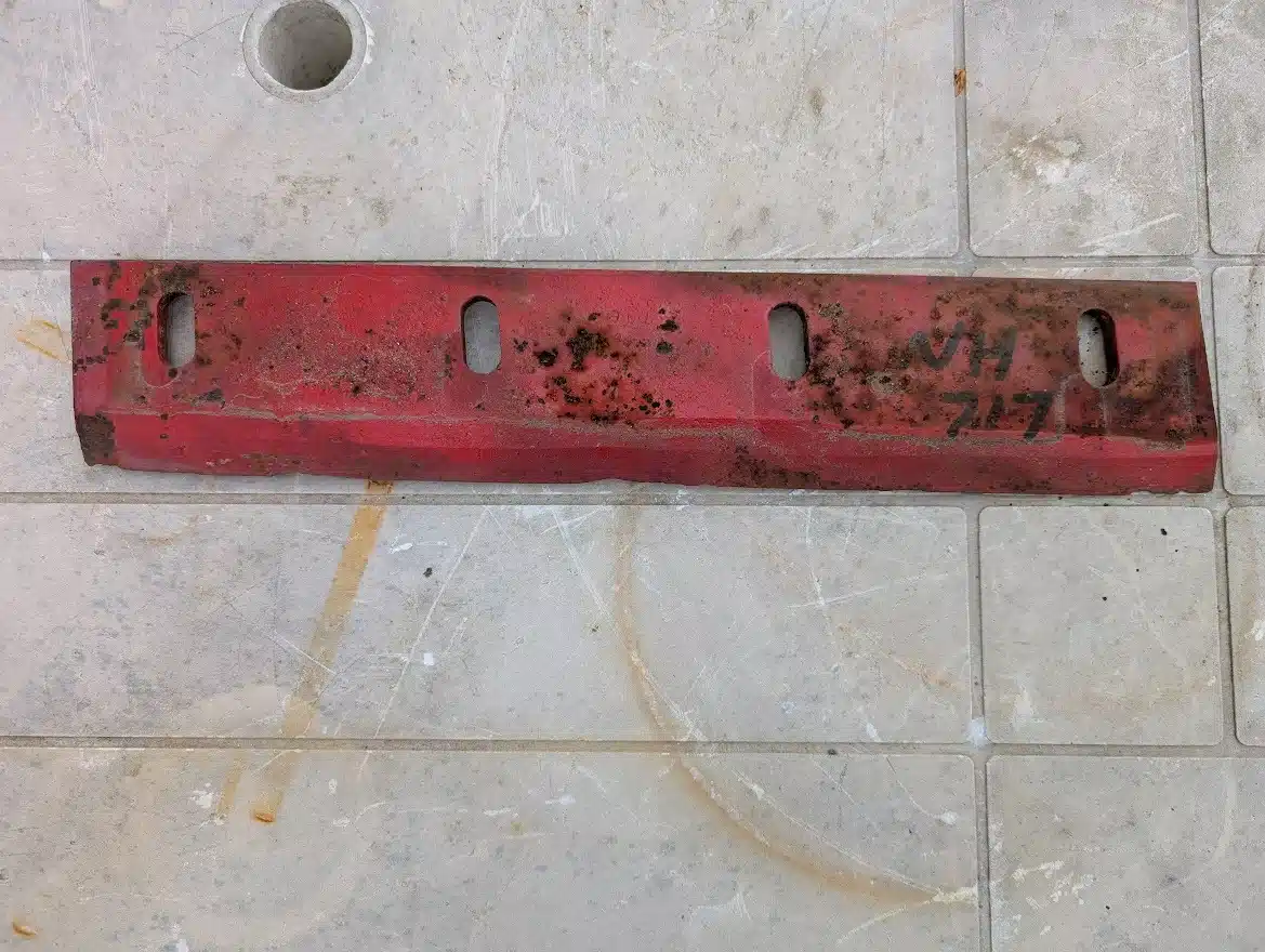 Gallery image 1 for Used New Holland 717 Knives Parts New-Used