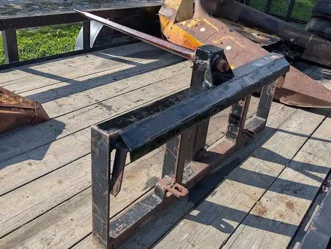 Gallery image 2 for Used Frey Hook Up Bale Spear