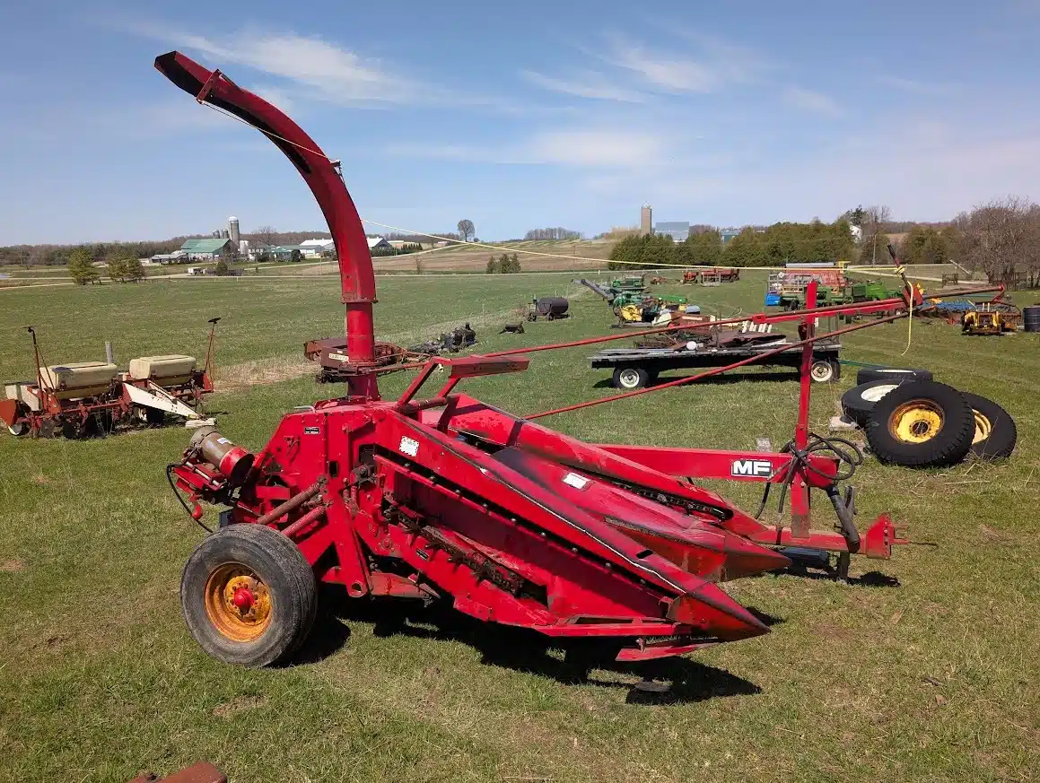 Gallery image 2 for Massey Ferguson 200 Forage Harvester