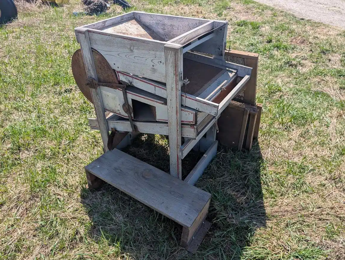 Gallery image 1 for Vacaway 18" Grain Cleaner