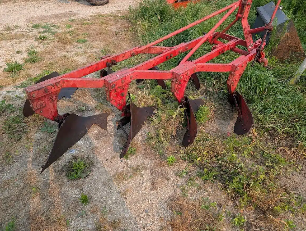 Gallery image 2 for Massey Ferguson 72 Plow