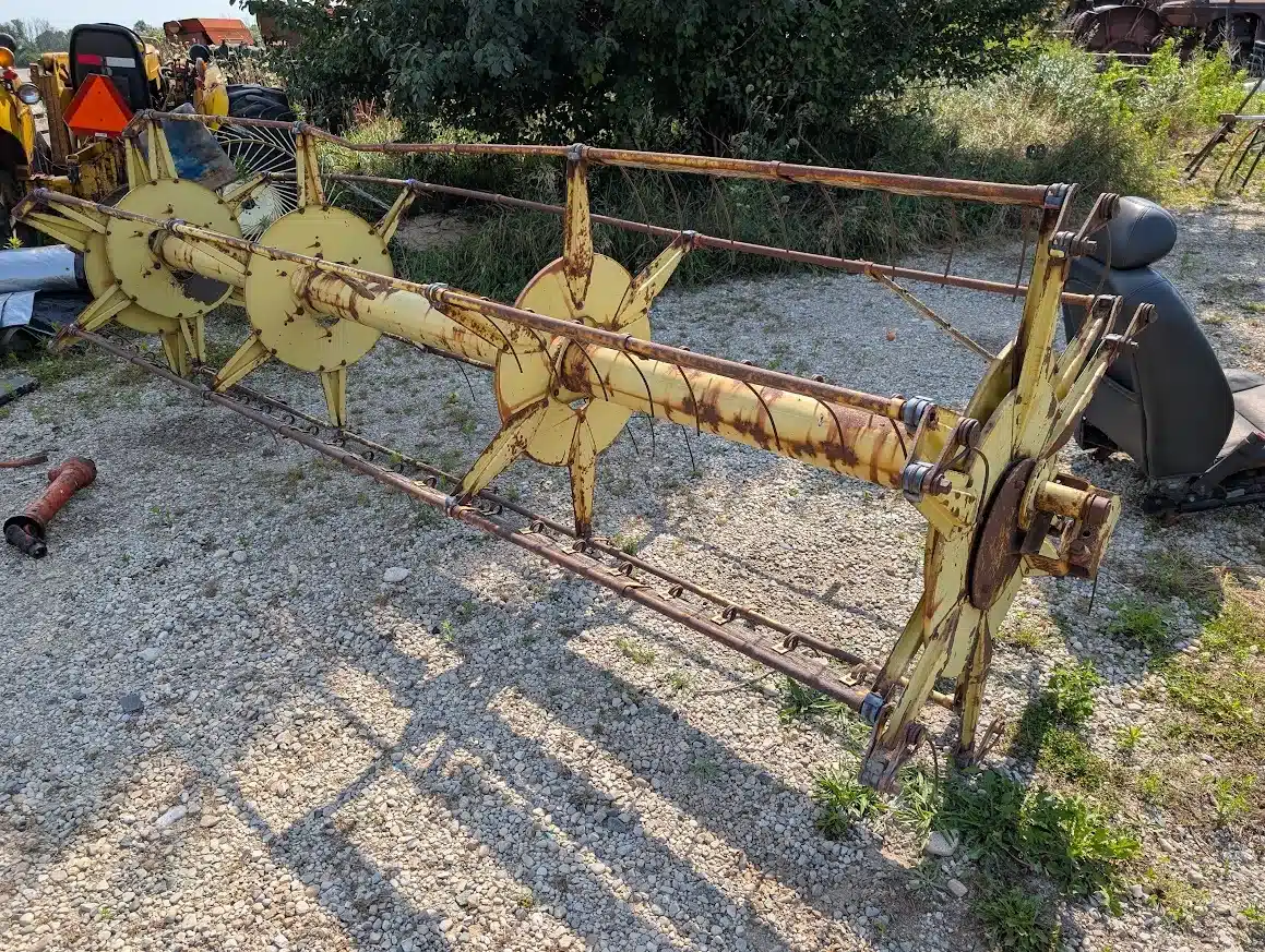 Photo de la Galerie 1 pour John Deere Finger Reel pièces - neuves et usagées