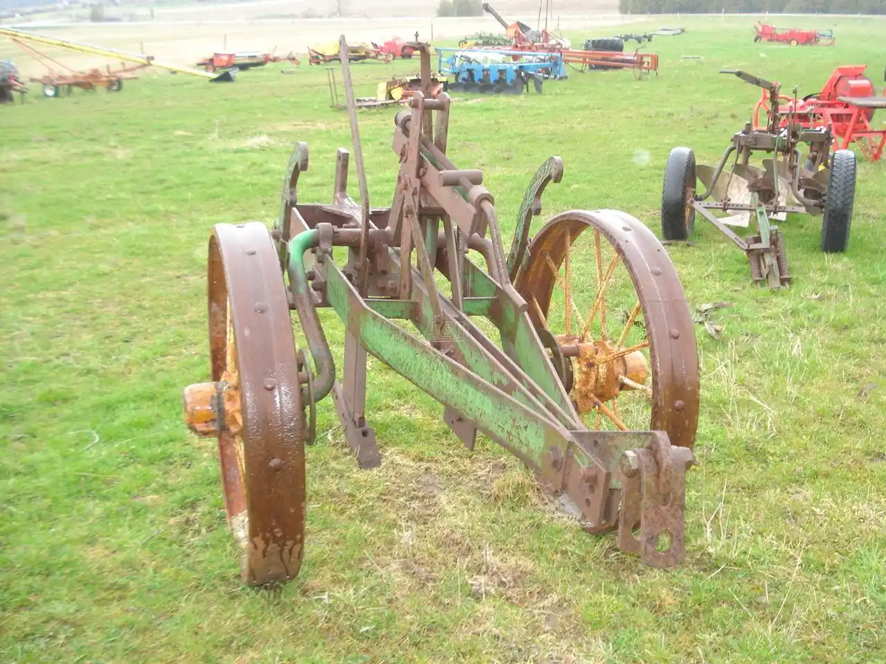 Gallery image 1 for Used John Deere Misc Plow