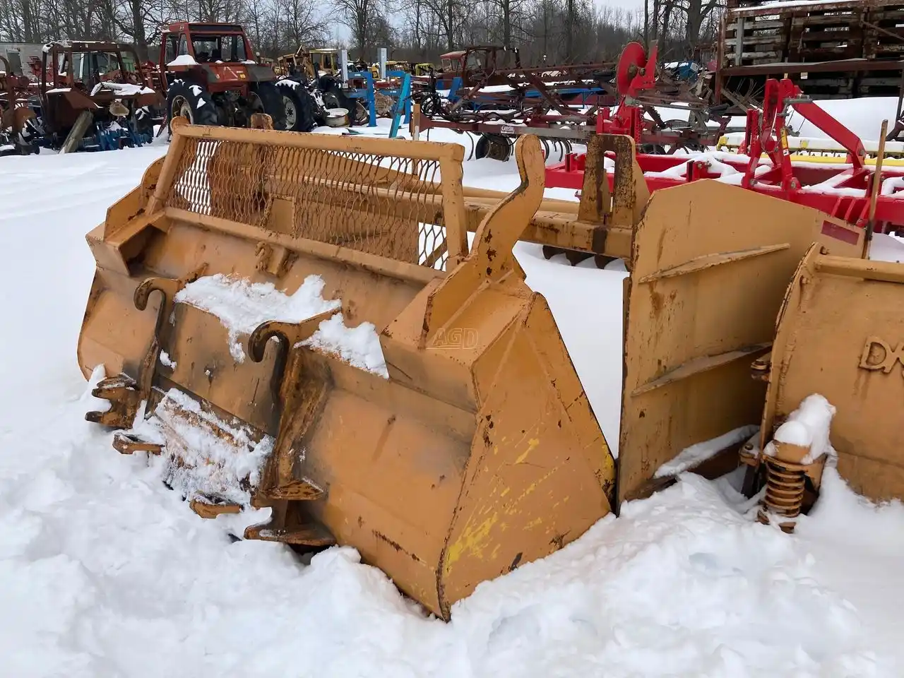 Gallery image 2 for Used Case Q/A8ft bucket-9.5ft pusher Bucket