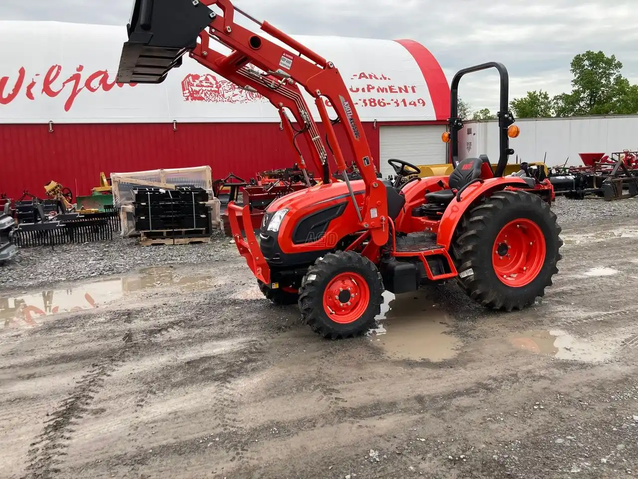 Gallery image 2 for New Kioti DK6010SE Tractor