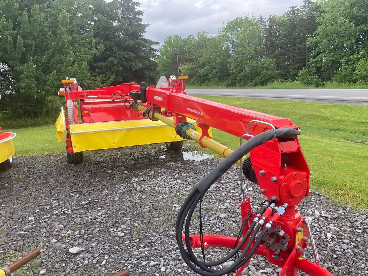 Gallery image 1 for Pottinger NOVACAT 3007 T ED Disc Mower Conditioner