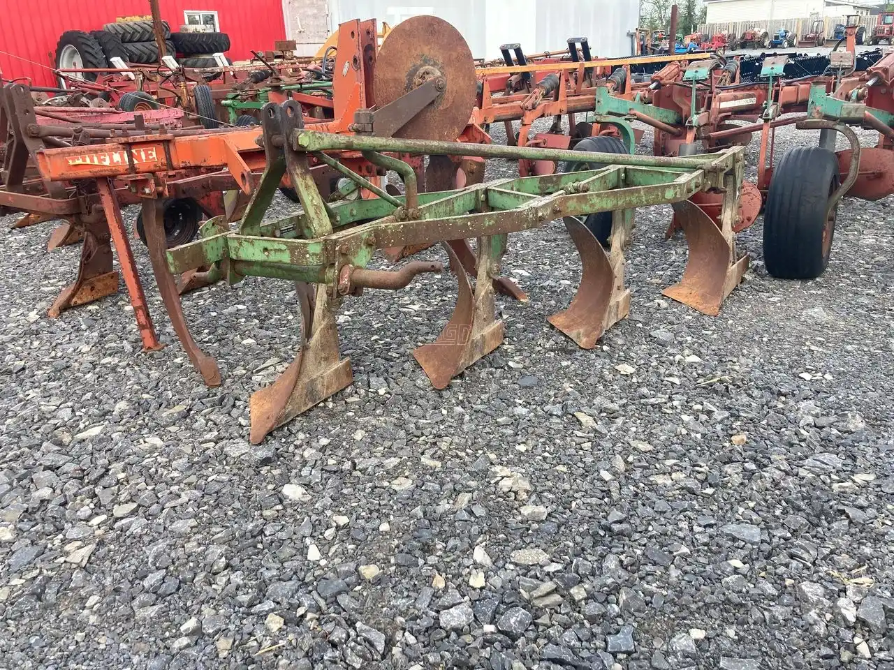 Gallery image 1 for Used John Deere 45 Plow