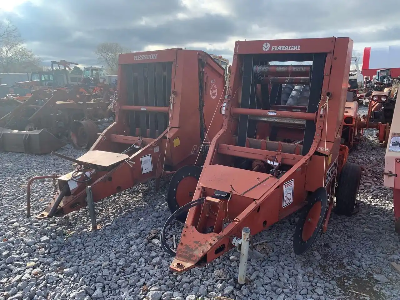 Gallery image 2 for Used Hesston 5530 Round Baler