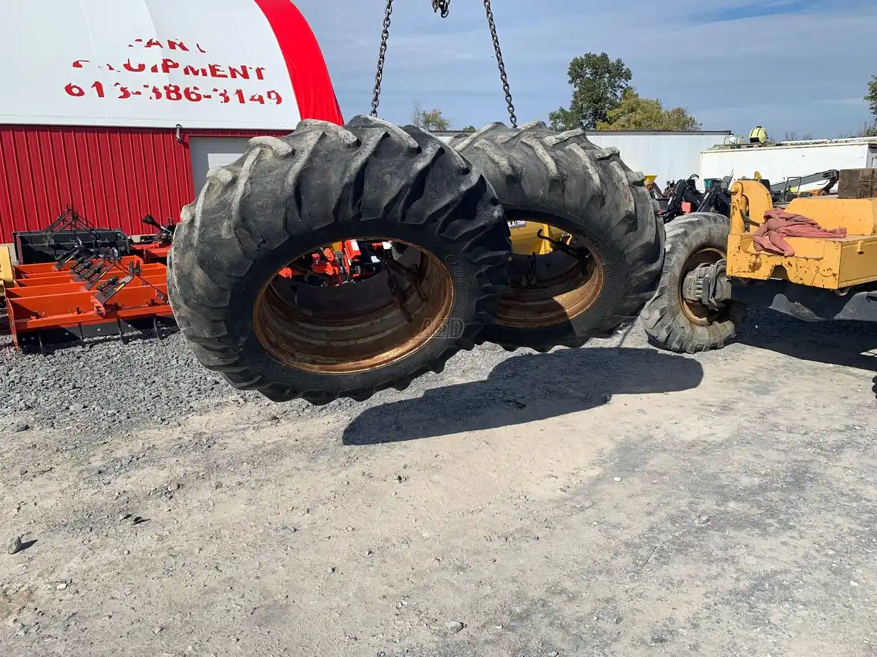 Gallery image 1 for Used Unverferth 18.4X34 T-RAILS Duals
