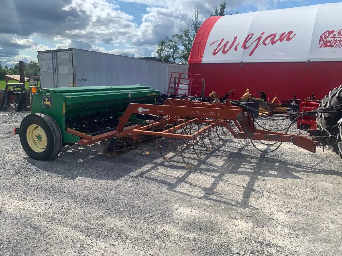 Gallery image 2 for Used John Deere 450 Drill