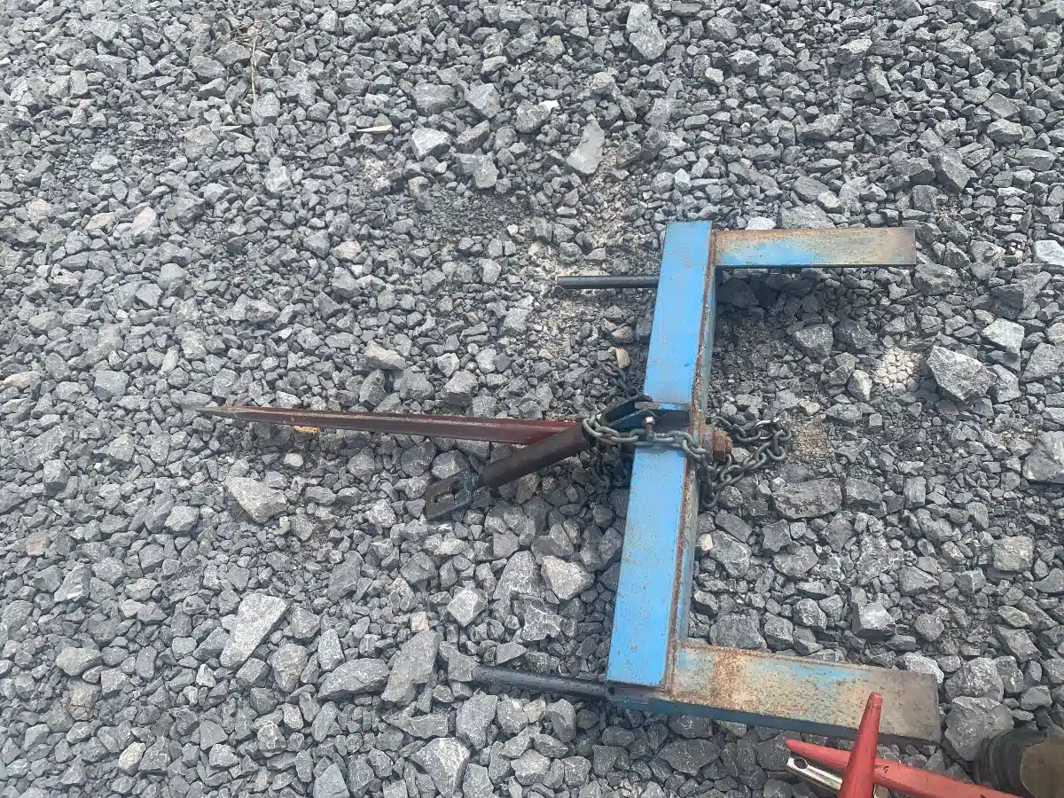 Gallery image 1 for Unspecified 39” Bale Spear