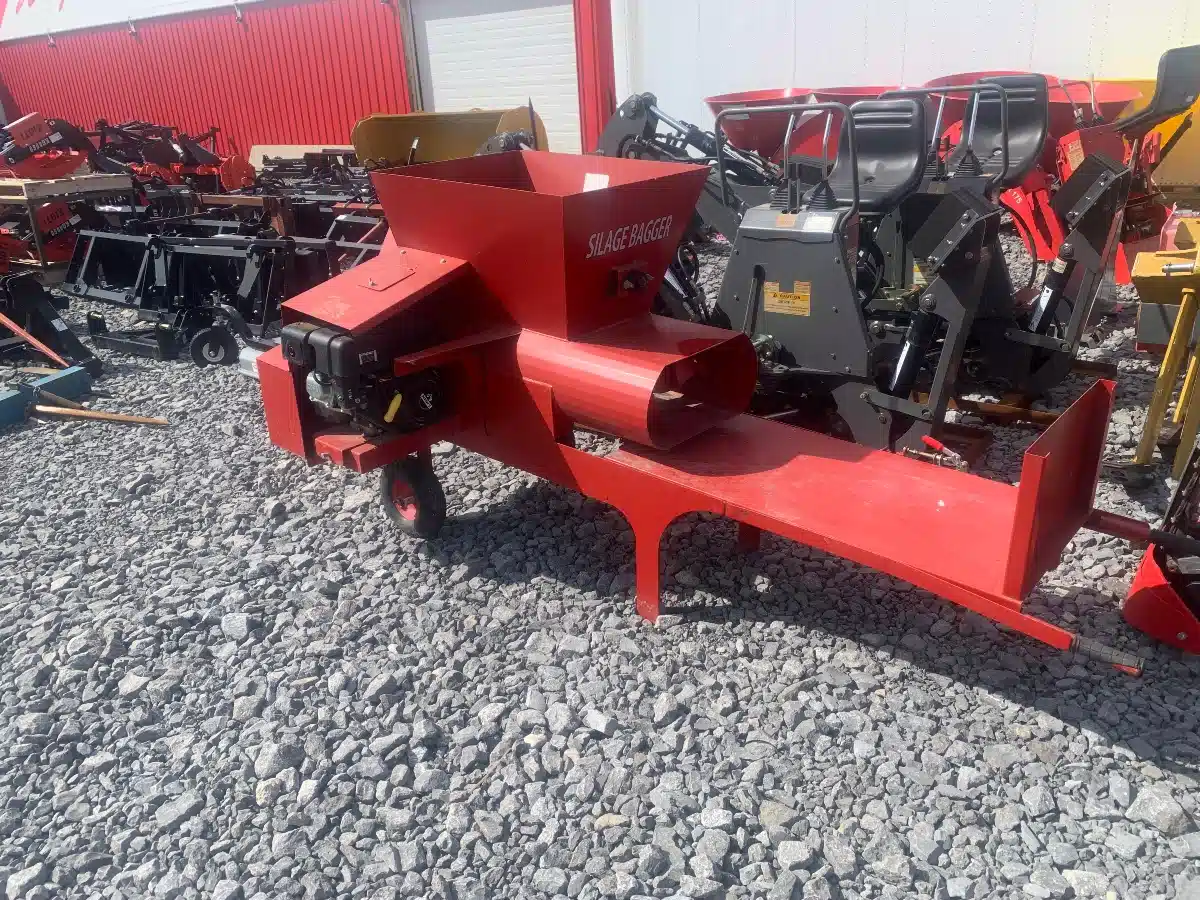 Gallery image 1 for Used Farmtrac SB2B Silage Bagger