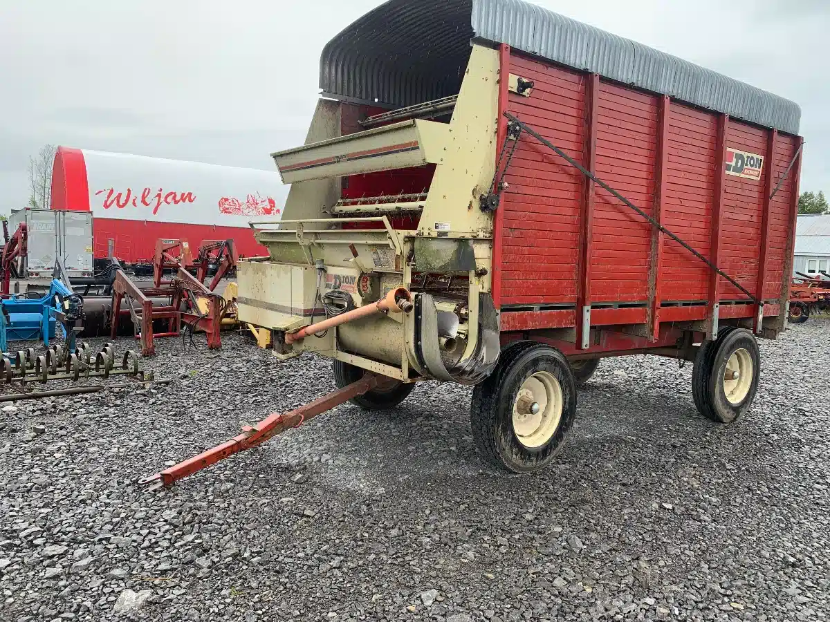 Gallery image 1 for Used Dion 1016SE Forage Box