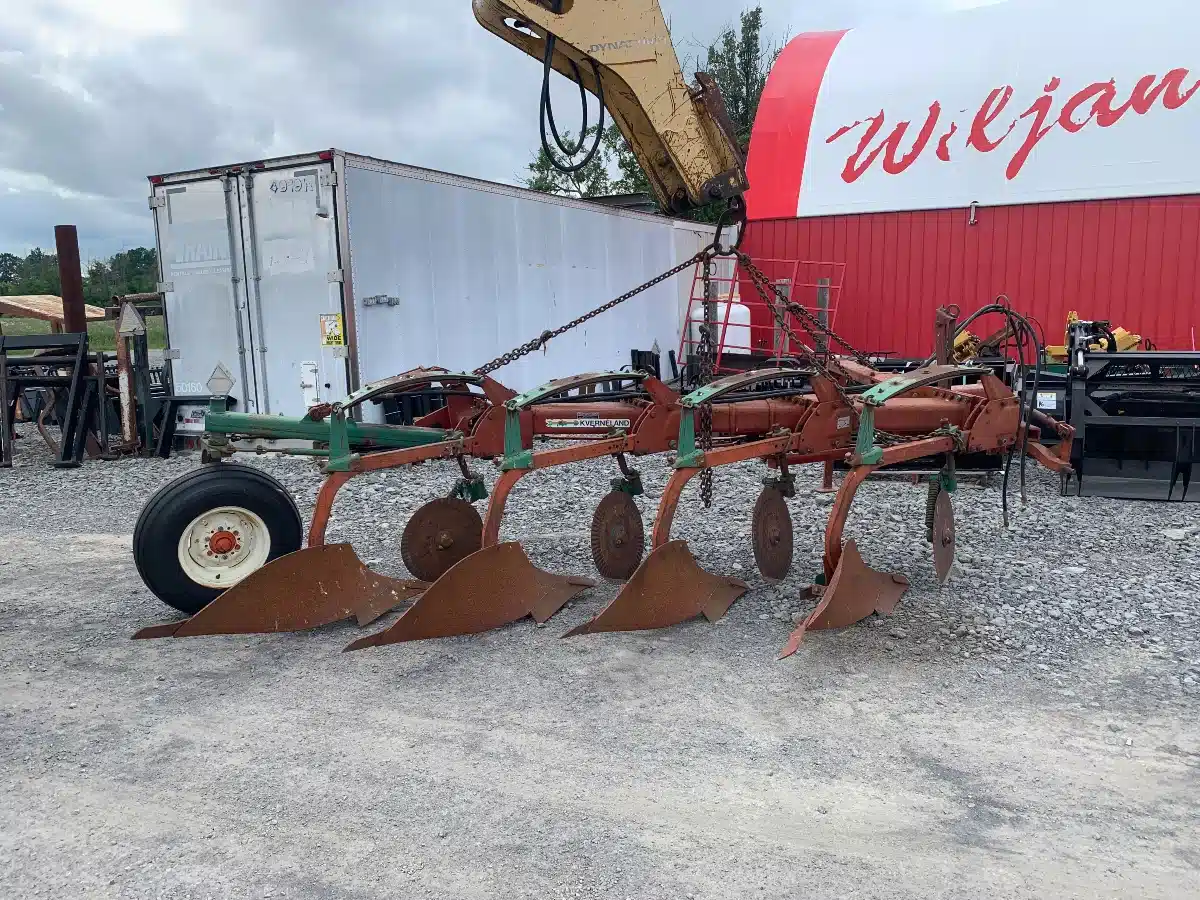 Gallery image 1 for Used Kverneland 4 ferrow Plow