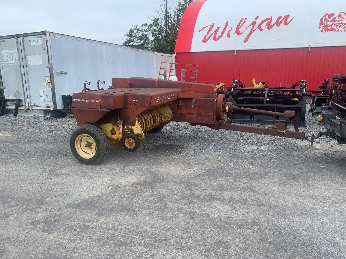 Gallery image 1 for Used New Holland 310 Square Baler - Small