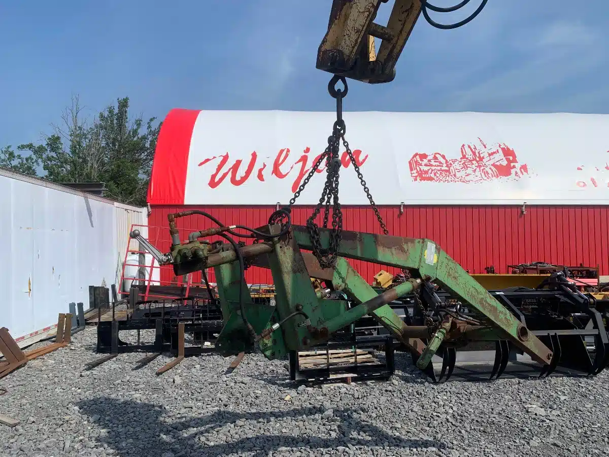 Gallery image 1 for Used John Deere 37 Tractor Loader