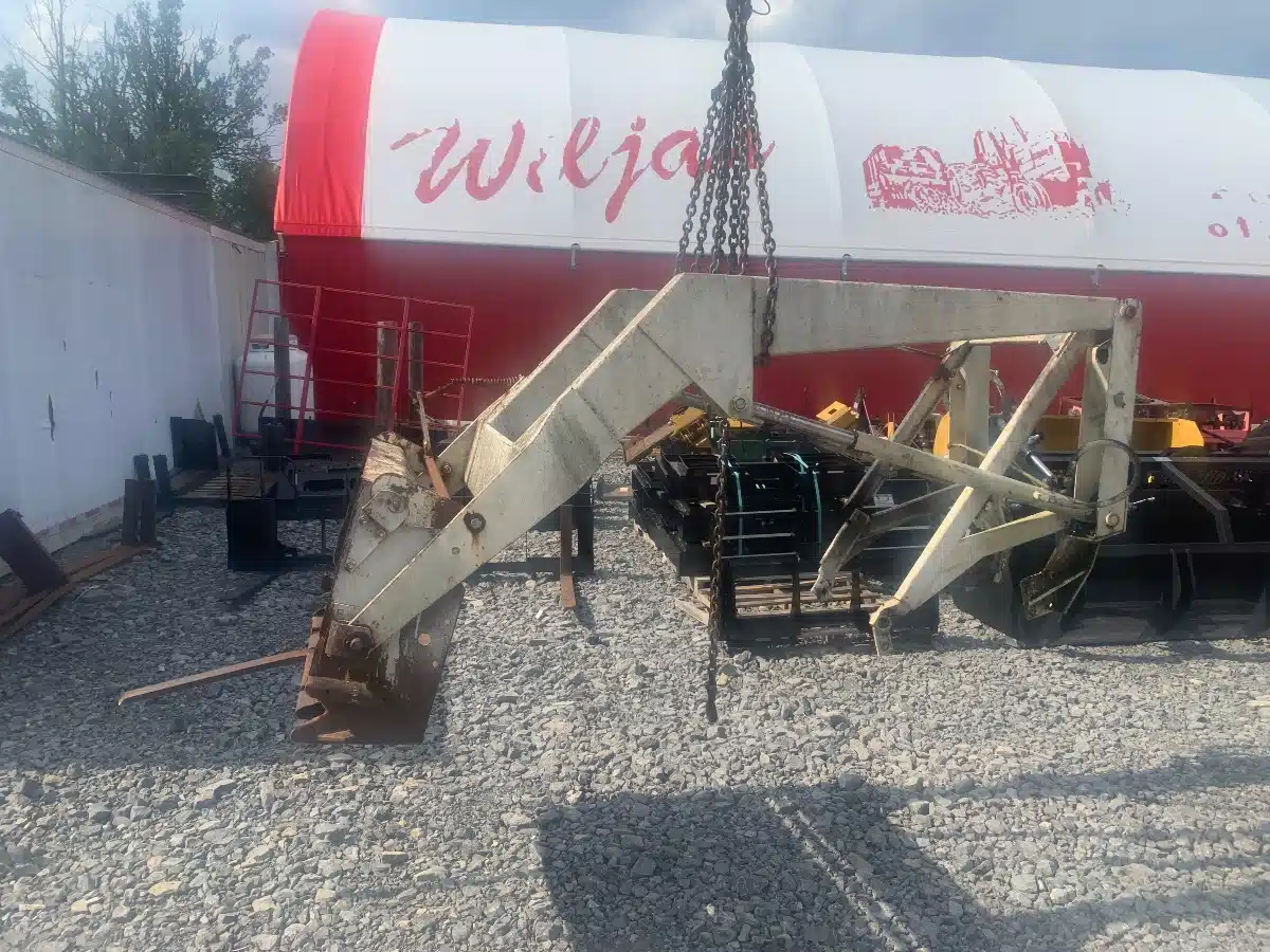 Gallery image 1 for Used International 1501 Tractor Loader