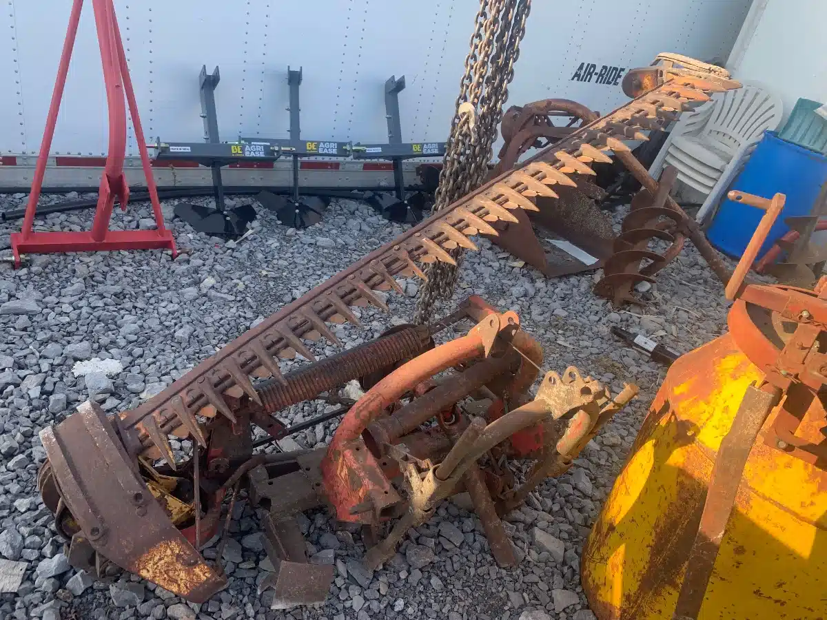 Gallery image 1 for Used New Holland 450 Mower - Sickle