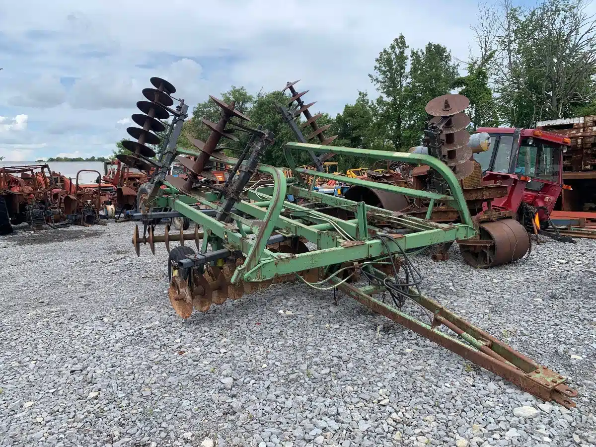 Gallery image 1 for Used John Deere TO230 Disc