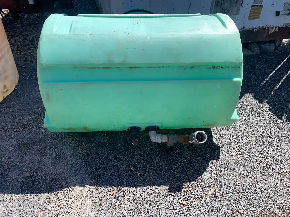 Gallery image 2 for 3 tanks different sizes Tank