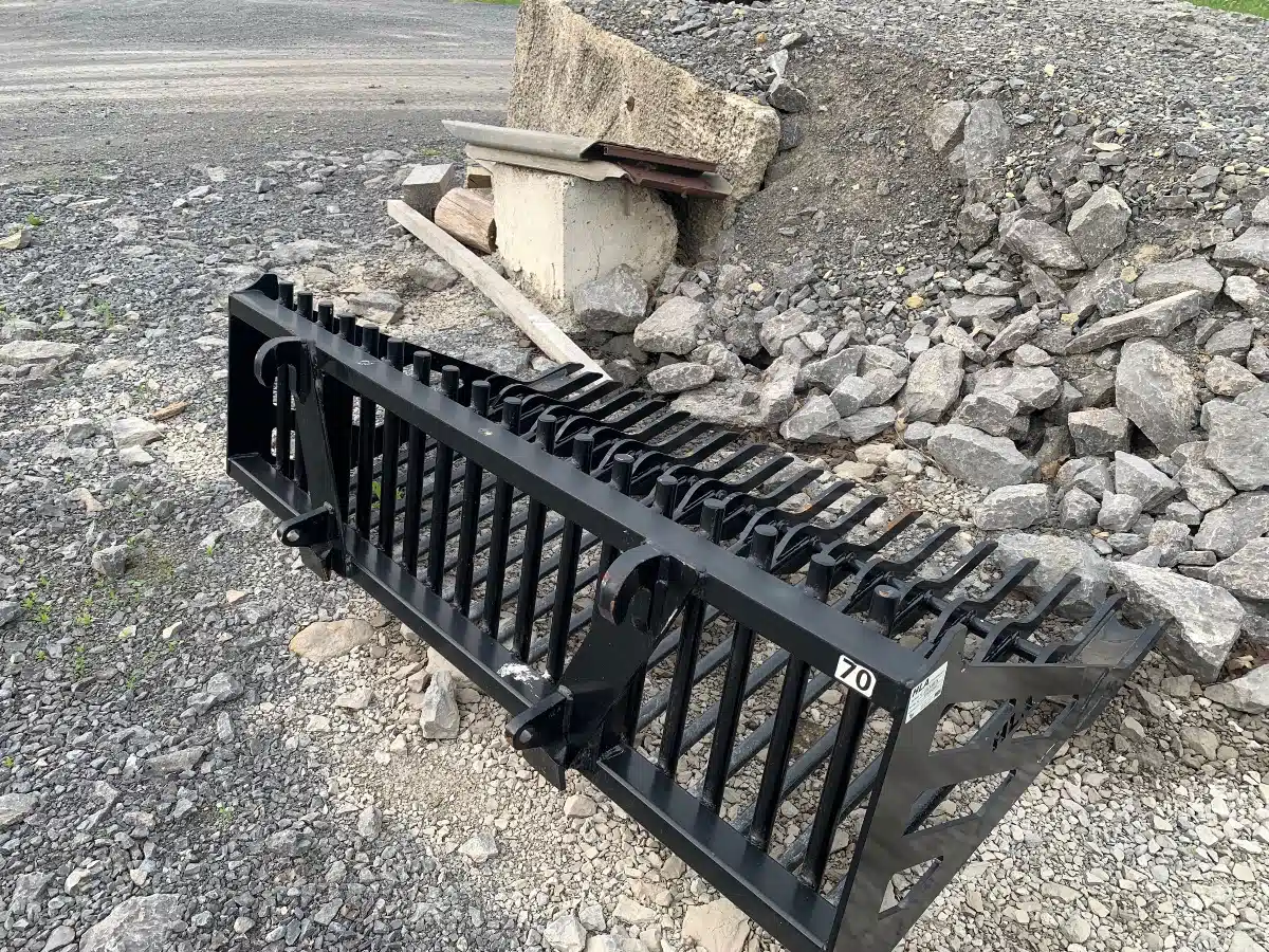 Photo de la Galerie 2 pour HLA Attachments 48 INCH Fourche à roche