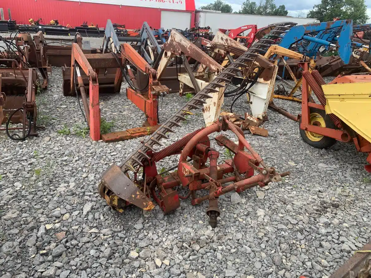 Photo de la Galerie 1 pour New Holland 450 Faucille