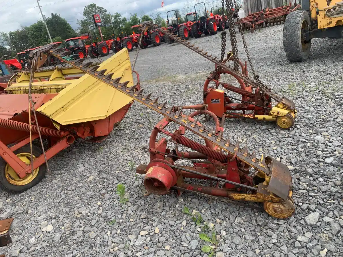 Photo de la Galerie 2 pour New Holland 450 Faucille