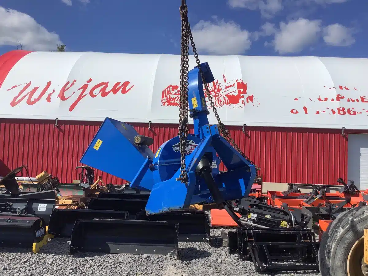 Gallery image 1 for Wallenstein BX42S Wood Chipper