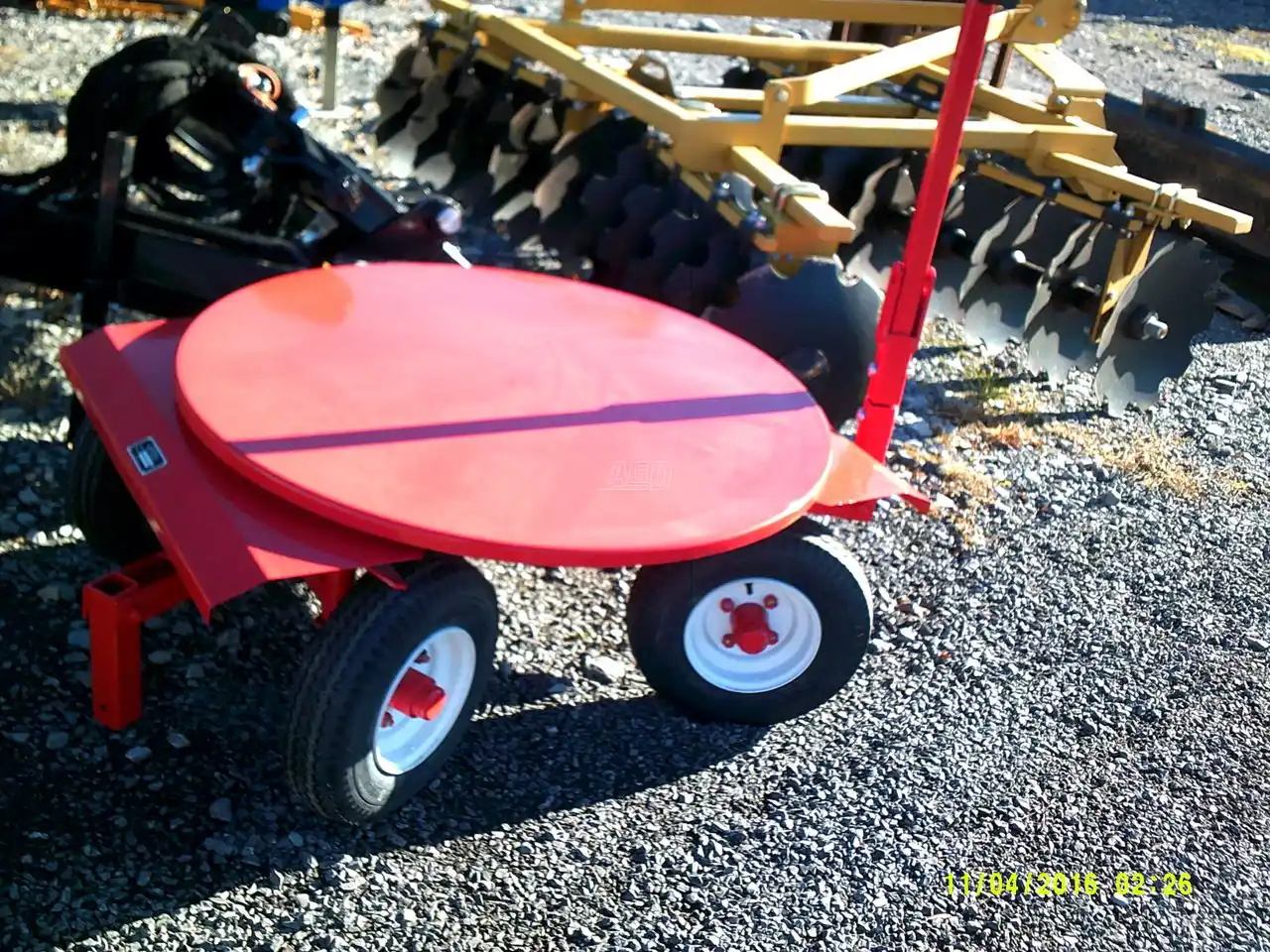 Gallery image 1 for New Creekbank Welding 48QC Bale Wagon