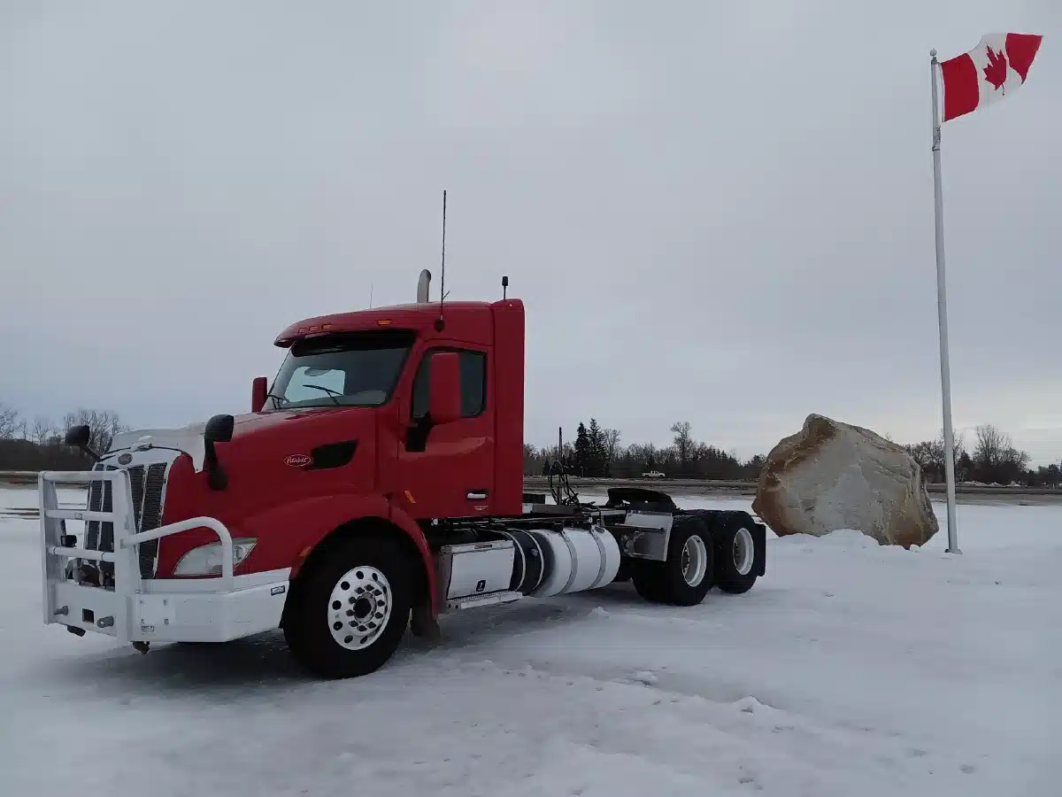 Gallery image 1 for Used 2019 Peterbilt 579 Semi-Truck