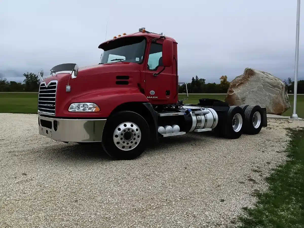 Gallery image 2 for 2018 Mack CXU613 Semi-Truck