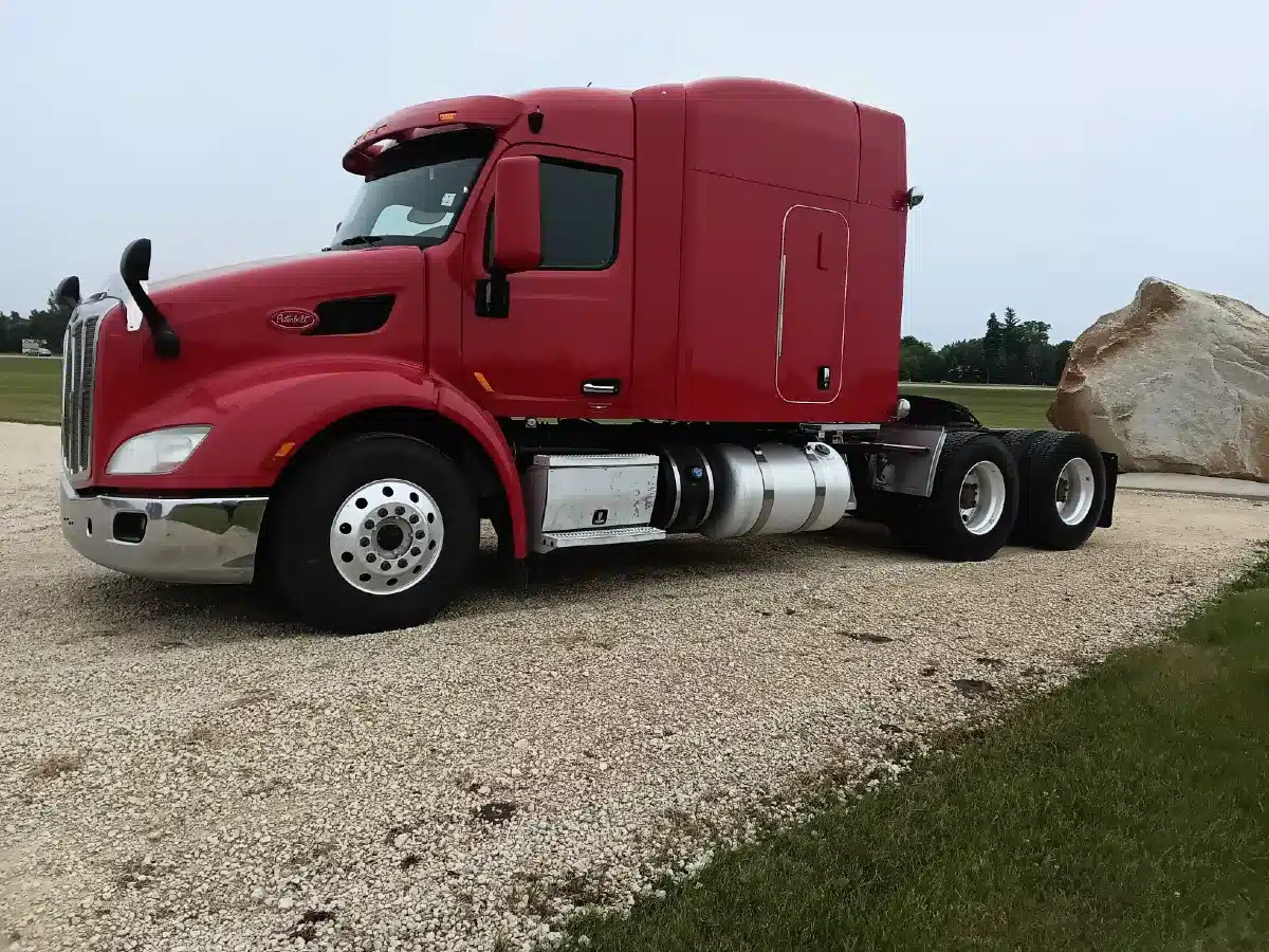 Gallery image 2 for 2018 Peterbilt 579 Semi-Truck