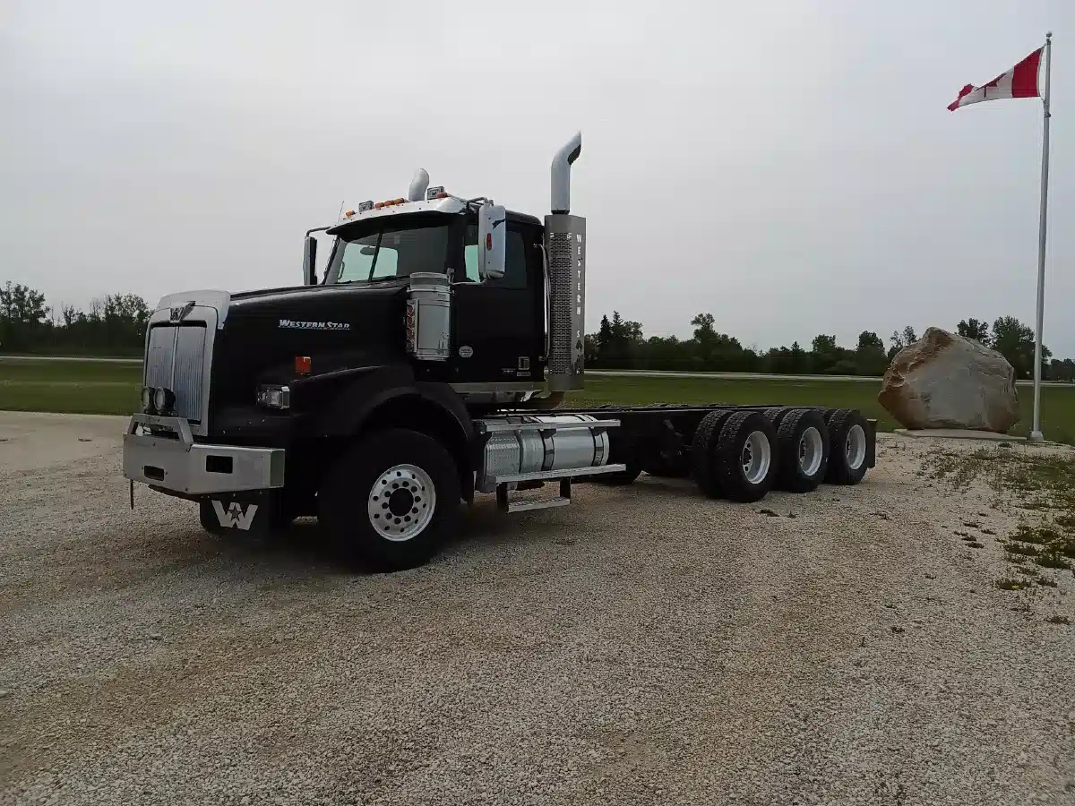 Gallery image 1 for Used 2018 Western Star 4900 SA Semi-Truck