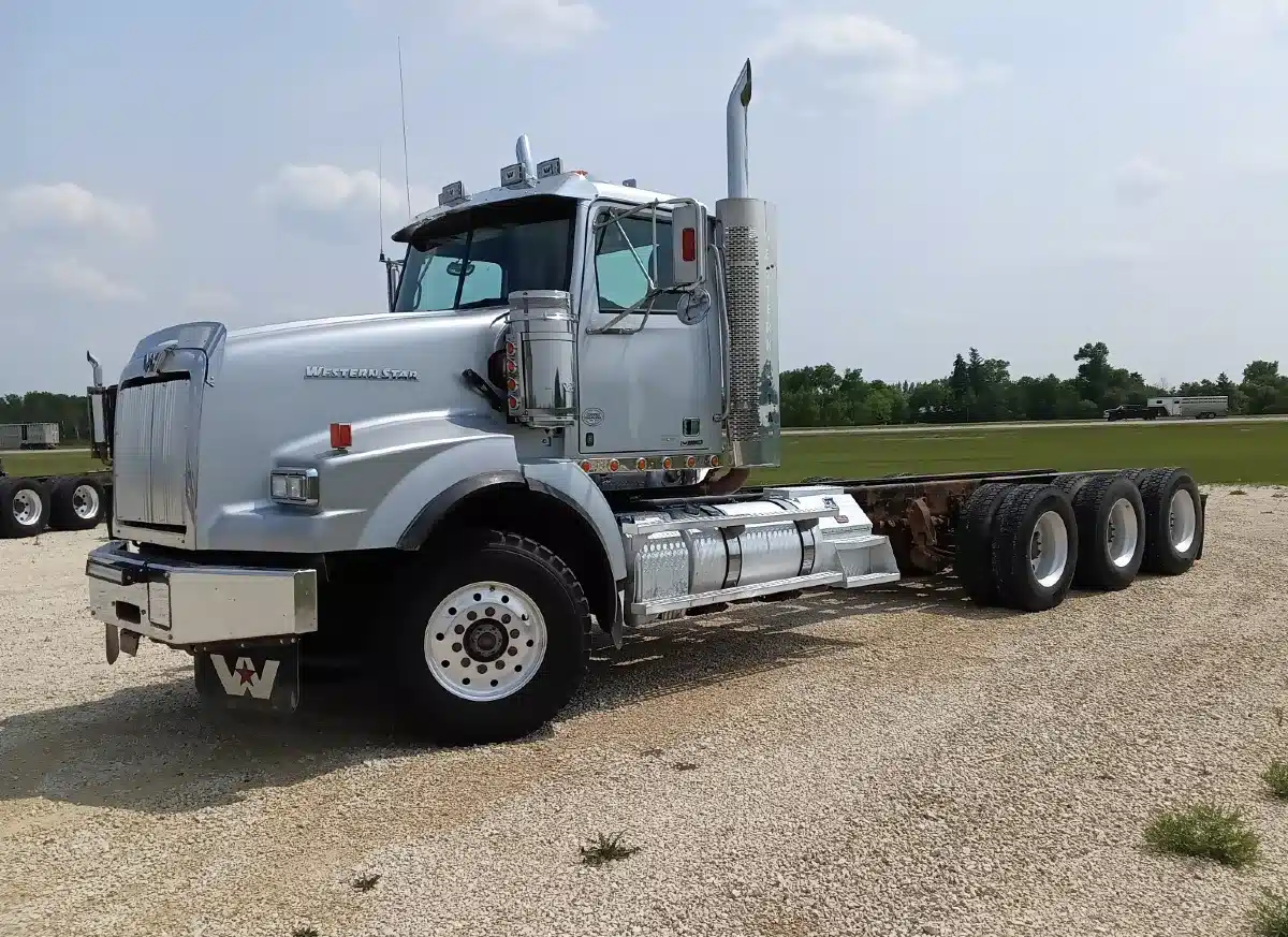 Gallery image 1 for Used 2019 Western Star 4900 SA Semi-Truck