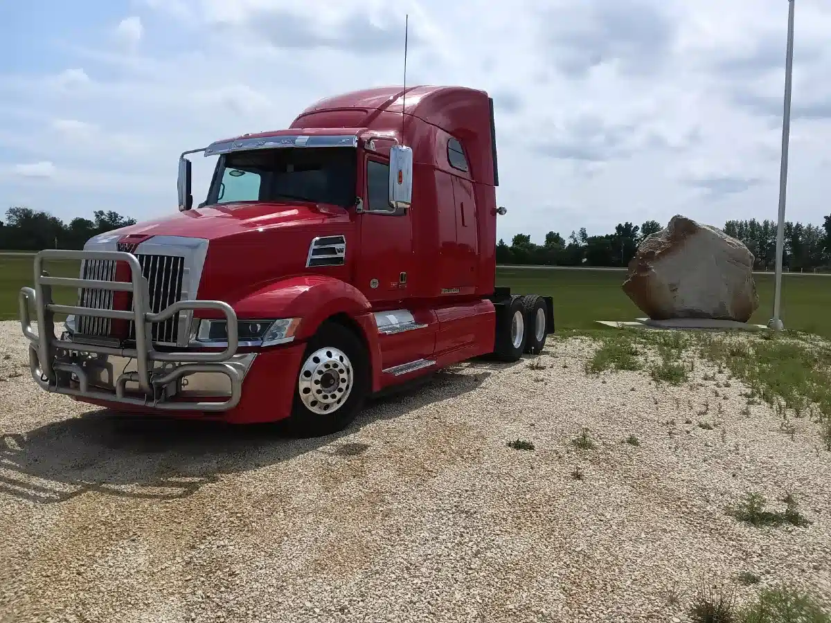 Gallery image 1 for Used 2017 Western Star 5700XE Semi-Truck