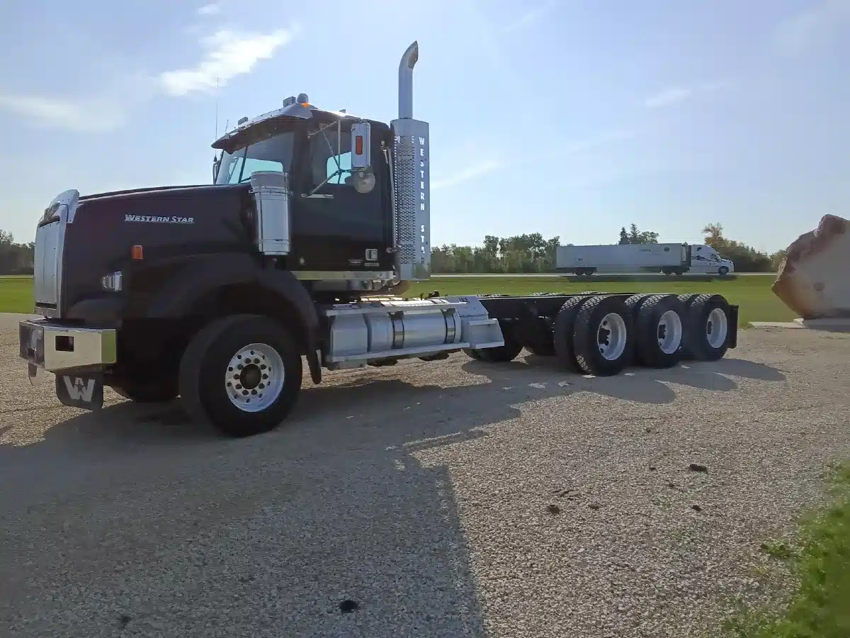 Gallery image 1 for 2017 Western Star 4900 SA Semi-Truck