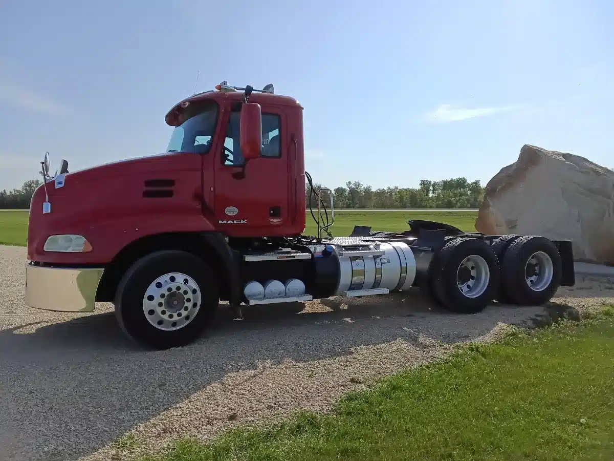 Gallery image 1 for 2018 Mack CXU613 Semi-Truck
