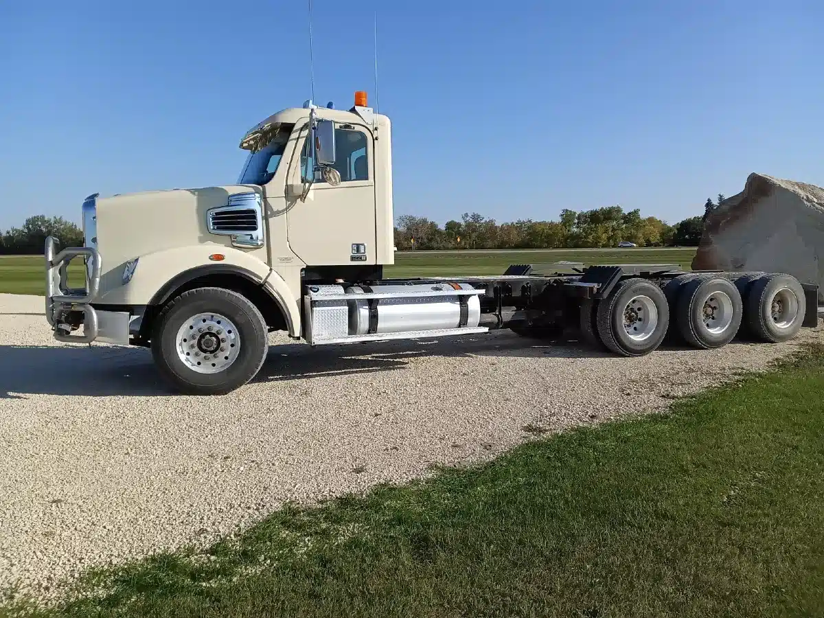 Used 2022 Freightliner 122SD Semi-Truck