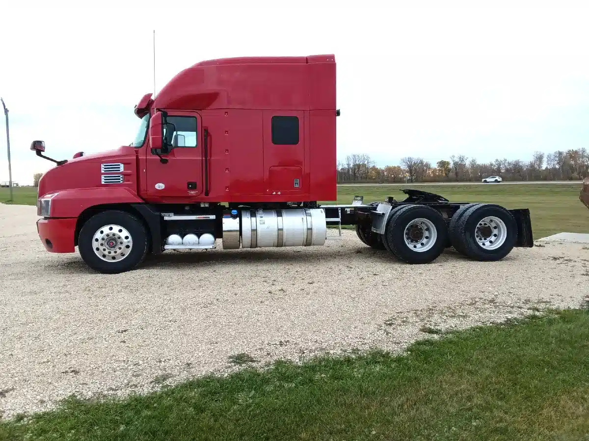 Used 2019 Mack ANTHEM Semi-Truck