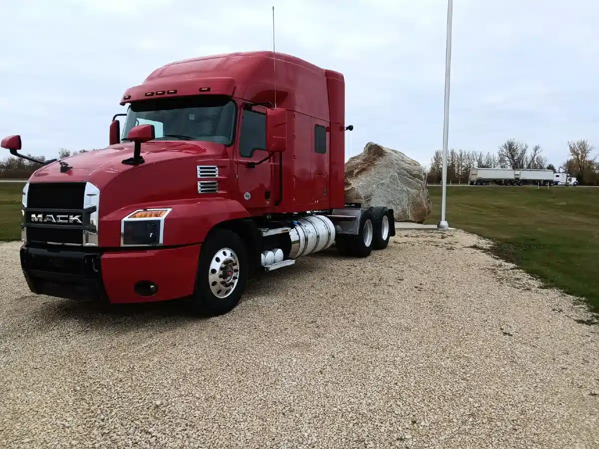 Gallery image 2 for 2019 Mack ANTHEM Semi-Truck