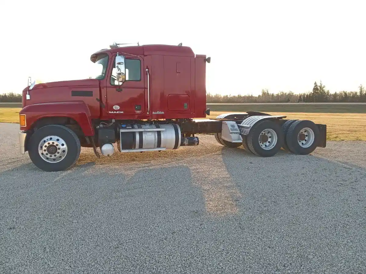 Used 2018 Mack CHU613 Semi-Truck