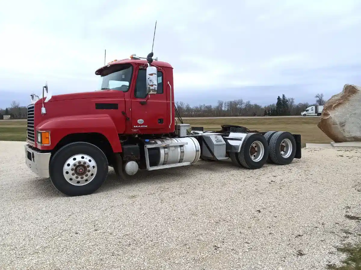 Gallery image 2 for 2018 Mack CHU613 Semi-Truck