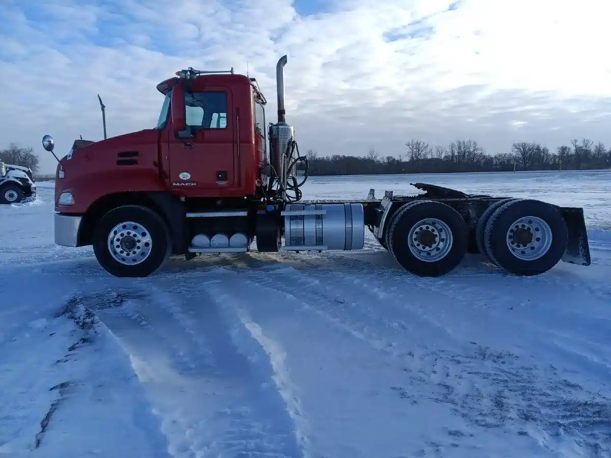 Used 2016 Mack CXU613 Semi-Truck