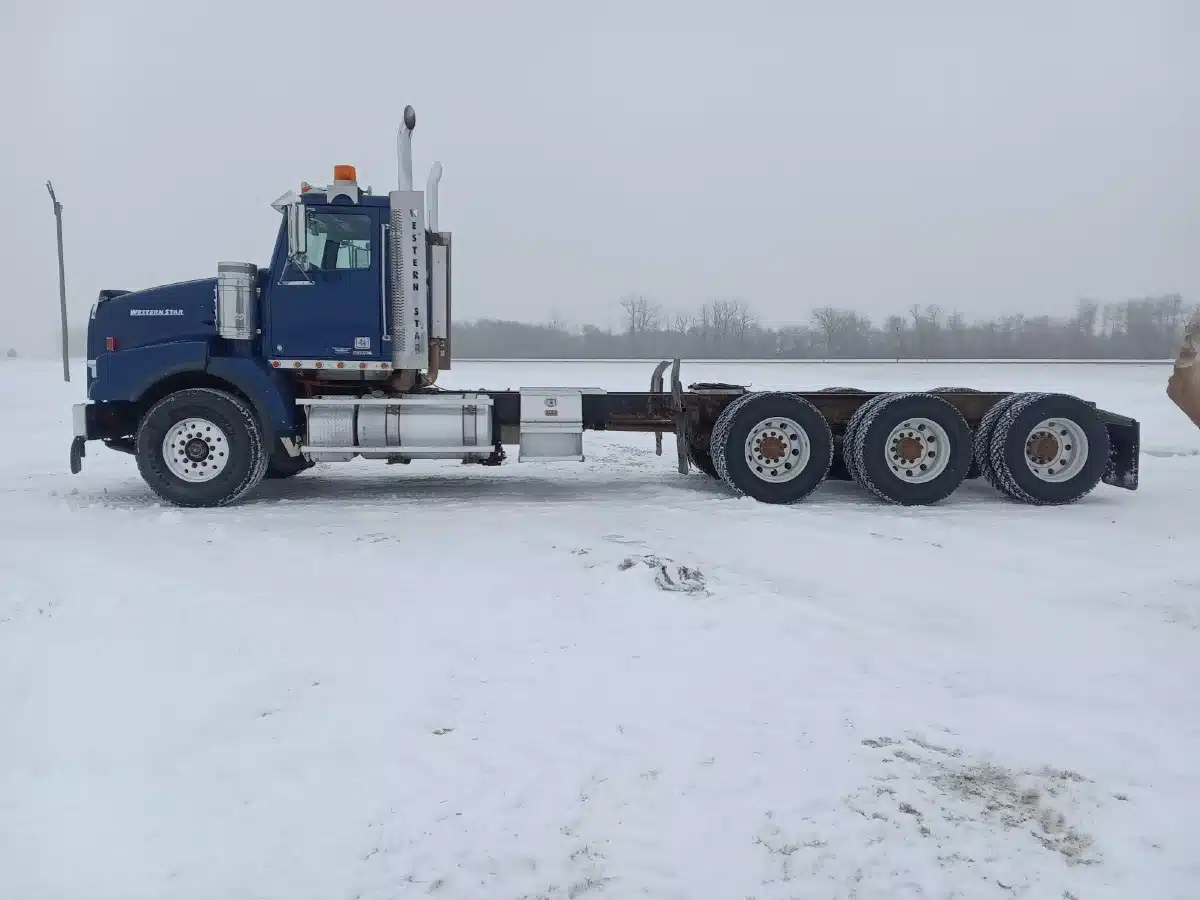 Gallery image 1 for Used 2018 Western Star 4900 SA Semi-Truck