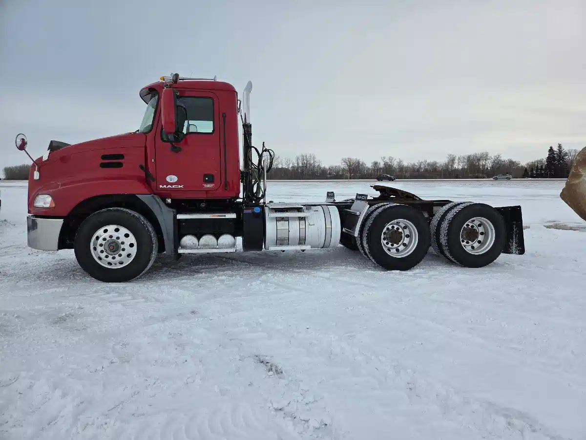 Gallery image 1 for Used 2018 Mack CXU613 Semi-Truck
